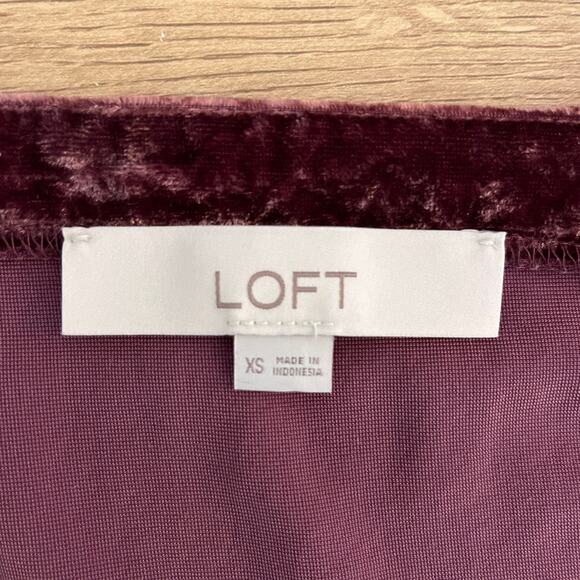 Loft Womens Crushed Velvet Sweetheart Neck Puff Sleeve Blouse Size XS Maroon - Picture 3 of 6